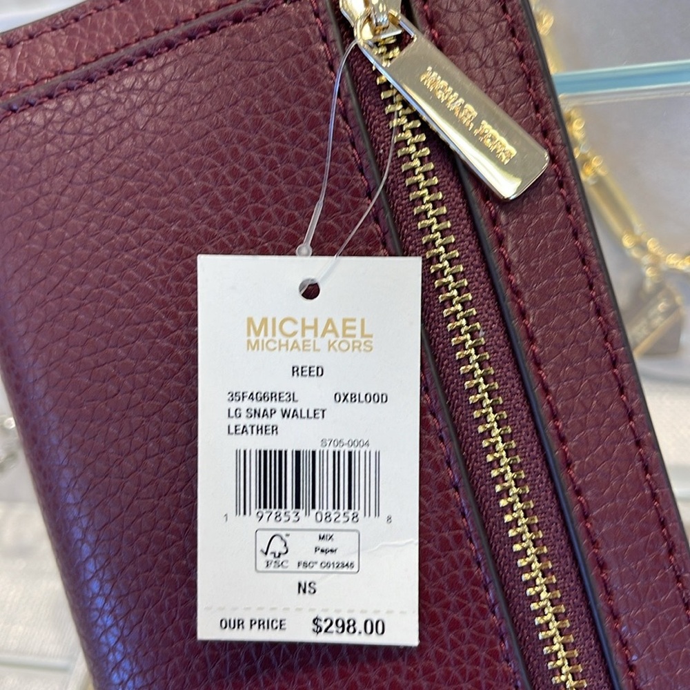 Michael Kors Reed Large Bifold Pebbled Leather Snap Wallet Card Case 
Oxblood - Picture 8 of 16